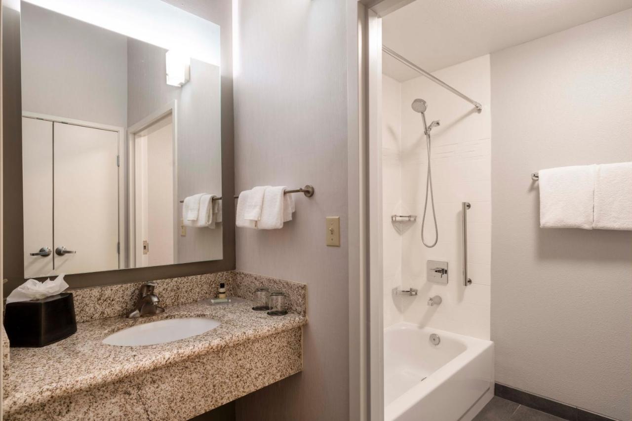 Courtyard Denver Southwest/Лейквуд Экстерьер фото