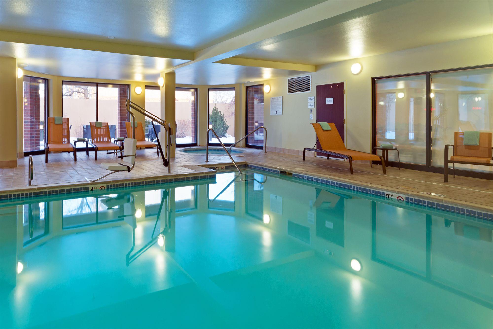 Courtyard Denver Southwest/Лейквуд Экстерьер фото